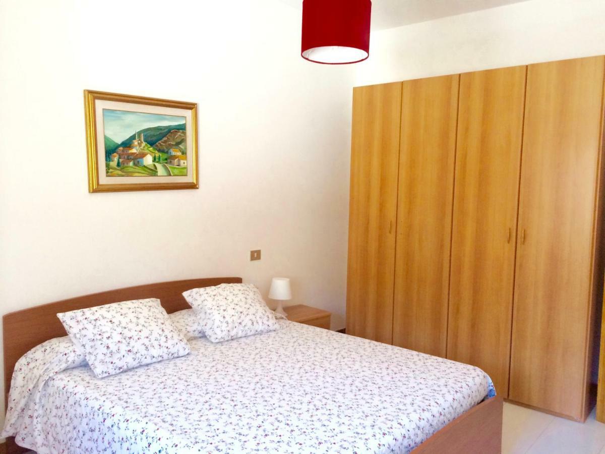 Apartament Lucia 150Mt From Beach 카스텔사르도 외부 사진